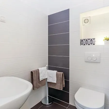 Apartament Charmig Near With Veiw
