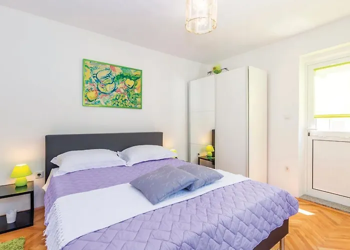 Charmig Near With Veiw Appartamento Vrbnik (Primorje-Gorski Kotar)